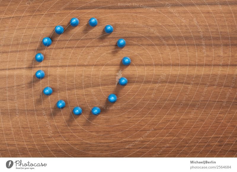 Figures in a circle on a table Playing Group Round Blue Piece Circle Table Runde Island Together Equal Meeting Compass (drafting) Geometry Structures and shapes