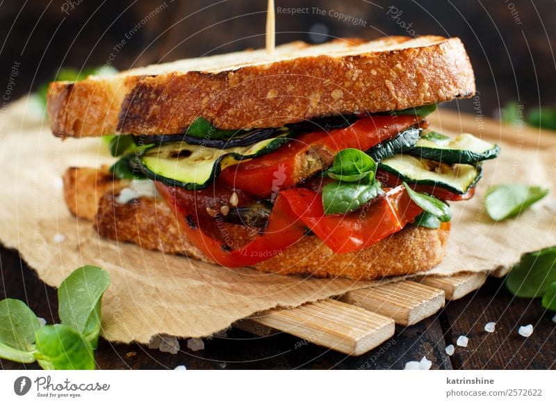 Vegetarian sandwich Vegetable Bread Lunch Diet Summer Wood Dark Fresh Brown Green burger Cooking Aubergine food BBQ health healthy Shabby Sandwich seasonal