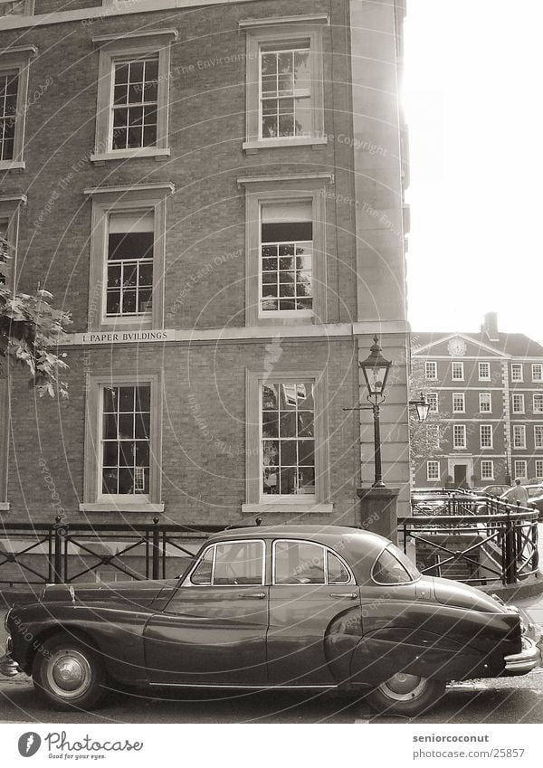 London 1952 Vintage car Europe Car Architecture