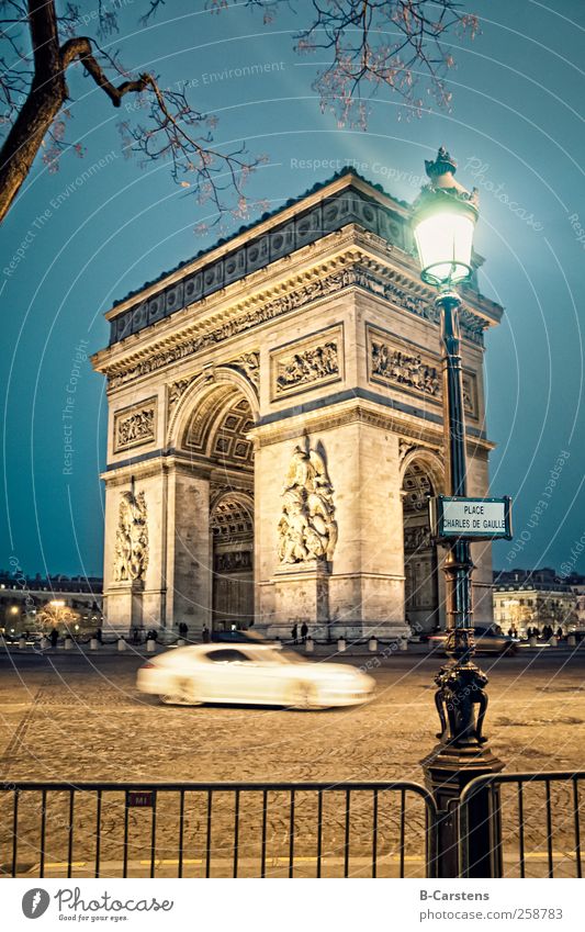 Arc de Triomphe Paris II Capital city Tourist Attraction Monument Public transit Road traffic Motoring Crossroads Car Famousness Historic Blue Culture