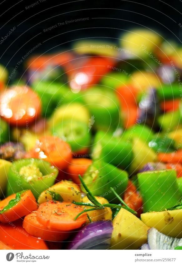 ratatatouille Nutrition Dinner Organic produce Vegetarian diet Italian Food Flat (apartment) Kitchen Yellow Green Red Carrot Tomato Chili Rosemary Onion Pepper