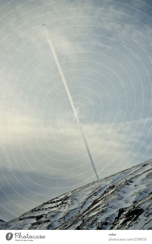 Schnee Flug Nature Sky Clouds Winter Snow Alps Mountain Snowcapped peak Airplane Airport Tall Blue Black White Cold Colour photo Exterior shot Day