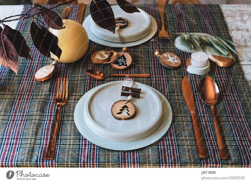 Christmas table setting dishes decorated with wooden ornaments Dinner Plate Happy Decoration Table Restaurant Thanksgiving Christmas & Advent New Year's Eve