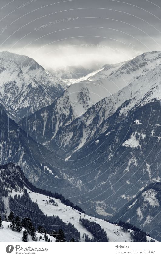 Before the blizzard Snow Landscape Winter Bad weather Storm Ice Frost Alps Mountain Canyon Adventure Cold Subdued colour Exterior shot Deserted Day Light Shadow