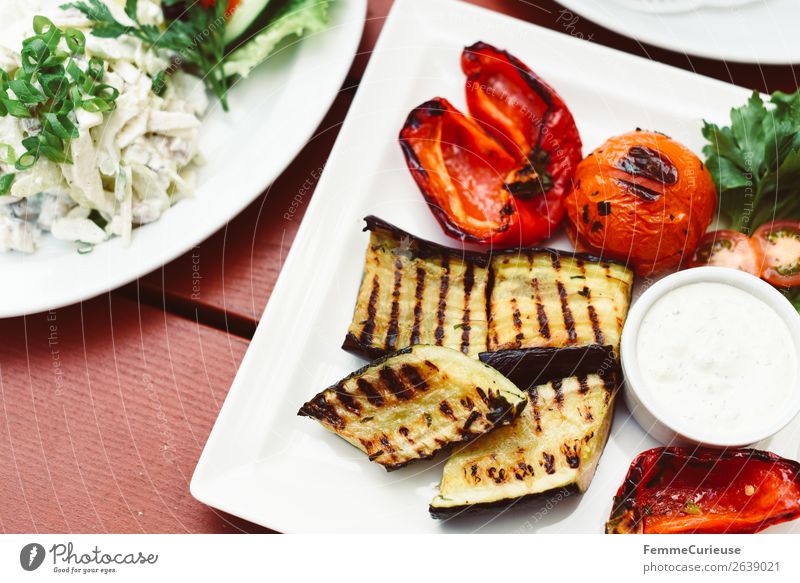 Delicious grilled vegetables on a white plate Food Nutrition Lunch Buffet Brunch Organic produce Vegetarian diet Diet To enjoy Vegetable Zucchini Pepper Tomato