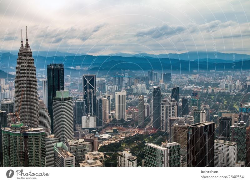 big city life Exterior shot Colour photo Clouds Sky Bird's-eye view Vantage point City Impressive Fantastic Exceptional twin towers Petronas Twin Towers