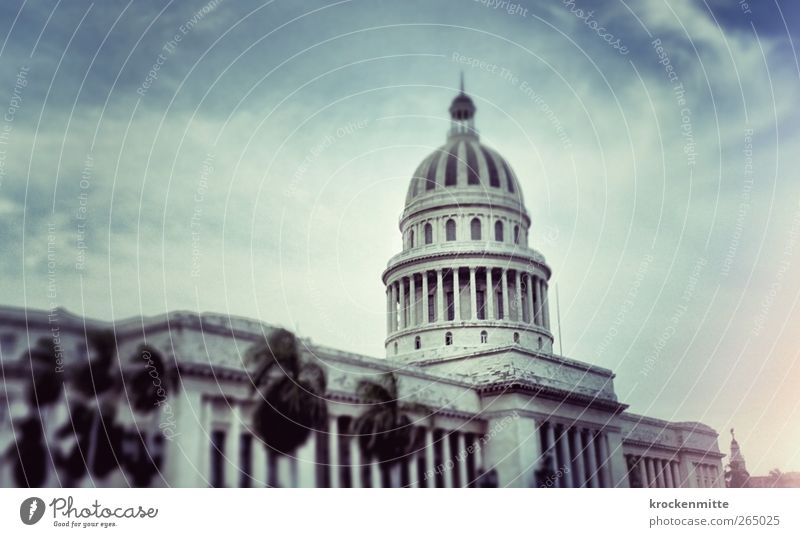 El Capitolio de La Habana Havana Cuba Town Capital city Downtown House (Residential Structure) Manmade structures Building Architecture Roof Column Blue