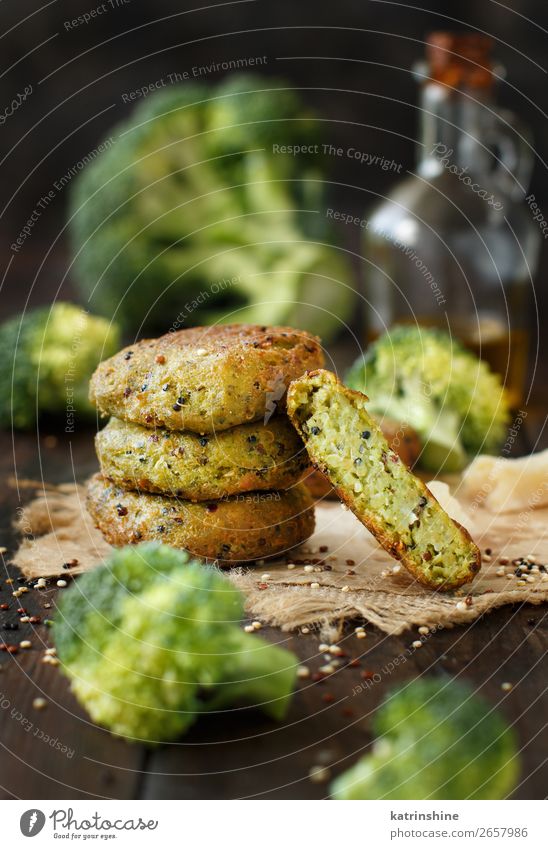 Fried vegetarian broccoli and quinoa burgers Vegetable Dinner Vegetarian diet Diet Fork Wood Dark Brown Green appetizer Broccoli cutlets Dish food fritters