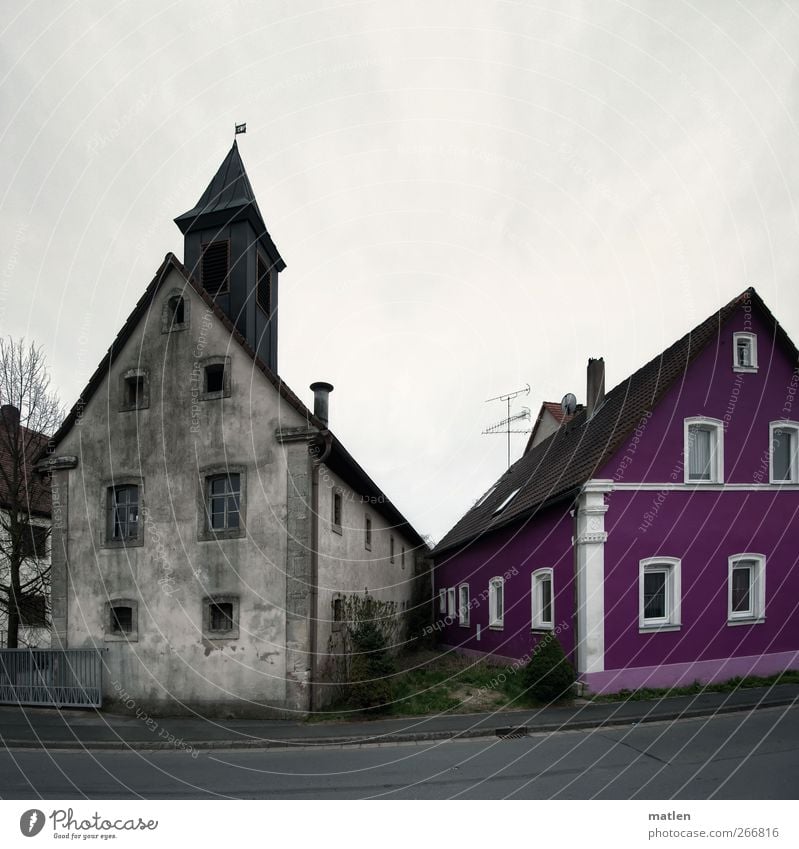 touch Village Skyline Deserted House (Residential Structure) Tower Wall (barrier) Wall (building) Facade Garden Window Door Gray Green Pink neighbourhood bar