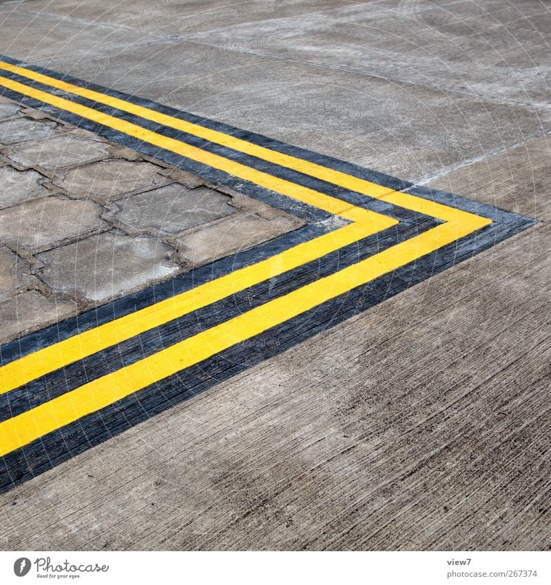 >> Transport Traffic infrastructure Street Crossroads Lanes & trails Road sign Stone Concrete Line Stripe Old Authentic Simple Uniqueness New Yellow Beginning