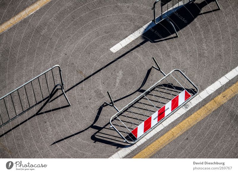 Out of the range Traffic infrastructure Street Lanes & trails Sign Signage Warning sign Gray Red White Barrier Gap Places Protective Grating Row Topple over