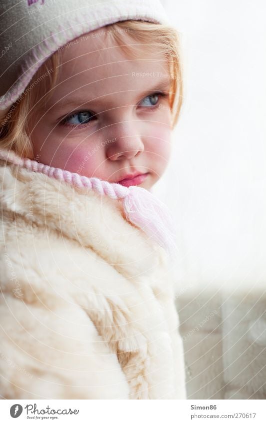 longing Human being Feminine Girl Infancy Body 1 3 - 8 years Child Fashion Coat Pelt Cap Blonde Think Looking Esthetic Curiosity Emotions Safety (feeling of)