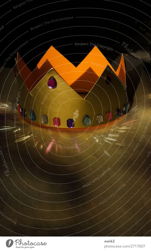 Insignia of power Crown Craft materials Cardboard Precious stone Glass Children's game Glittering Illuminate Simple Uniqueness Gold Orange Honor Monarchy