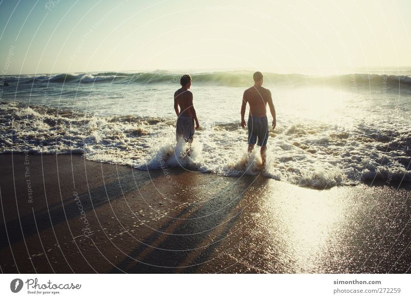 Surfers Paradise 2 Human being Relaxation Sun Sunlight Sunset Sunbeam Sunrise Sunbathing Shadow Ocean Coast Sea water Water Waves Light Vacation mood Back-light