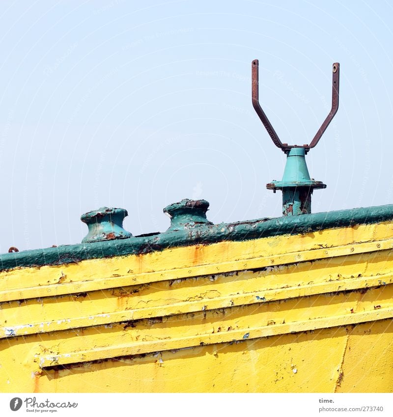 Hiddensee, the queen's leaving the ship. Transport Navigation Ferry Metal Old Dirty Sharp-edged Historic Yellow Green Honor Bravery Honest Fairness Contentment