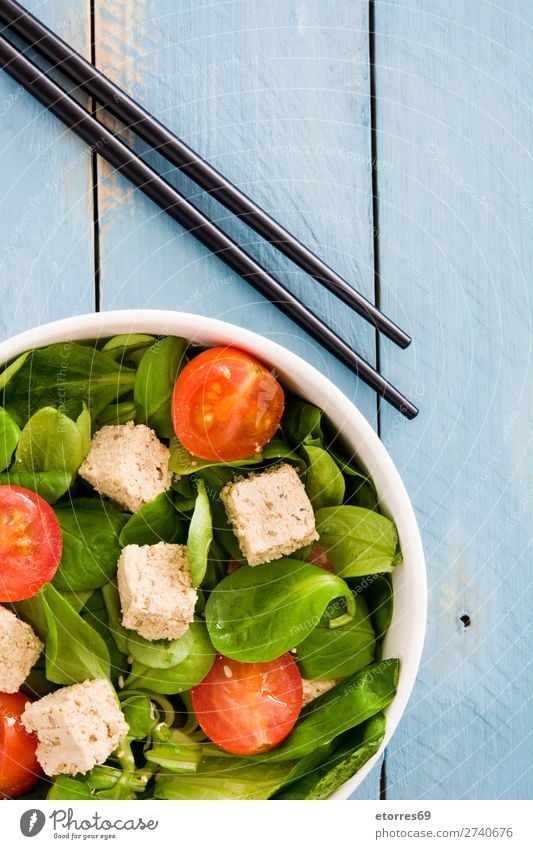 Vegan tofu salad with tomatoes and lamb's lettuce in bowl Salad Tofu Tomato Lamb's lettuce Healthy Healthy Eating Diet Vegan diet Vegetarian diet Leaf Chopstick