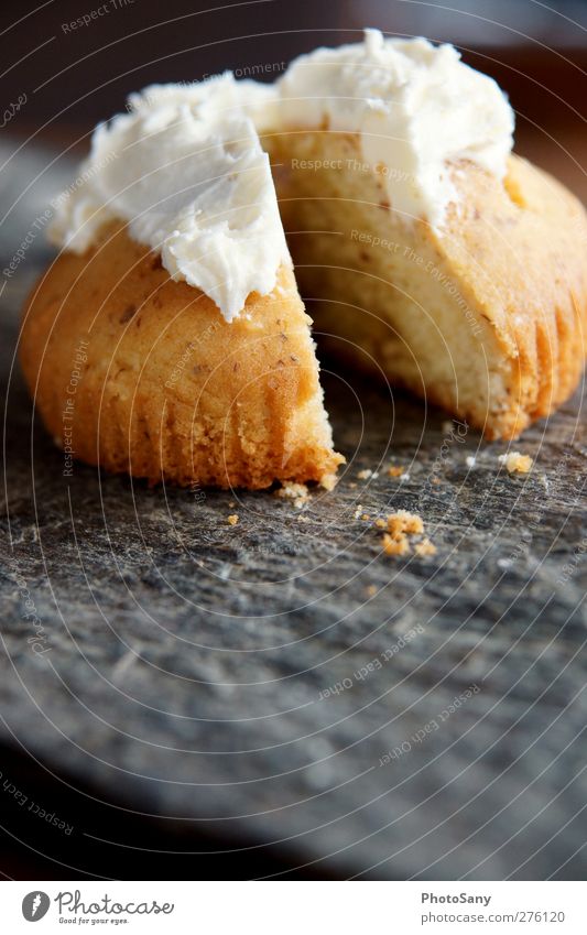 Vanilla Cup Cake Dessert To have a coffee Stone To enjoy Fresh Sweet Brown Colour photo Interior shot Detail Day Shallow depth of field Tartlet Decoration Cream