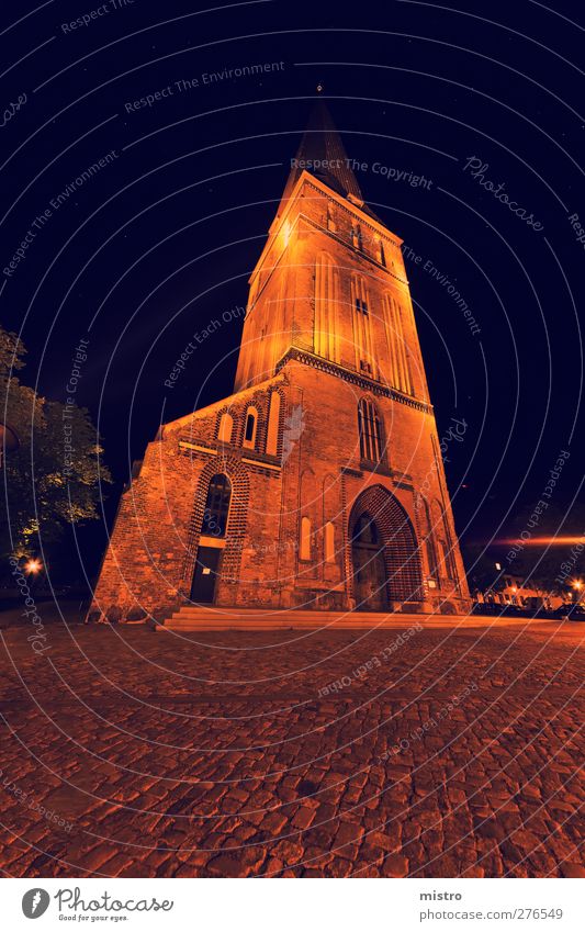 The Petrikirche Rostock Downtown Overpopulated Church Dome Tower Tourist Attraction Stone Dark Yellow Orange Night super wide angle Long exposure stars