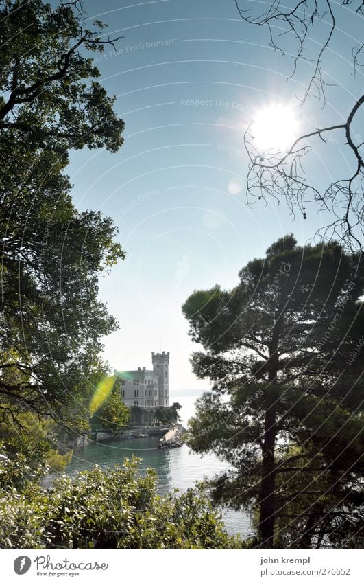 Meerchenhaft Cloudless sky Sun Plant Tree Park Coast Bay Ocean Italy Castle Building Tourist Attraction Monument Illuminate Esthetic Historic Blue Green Culture