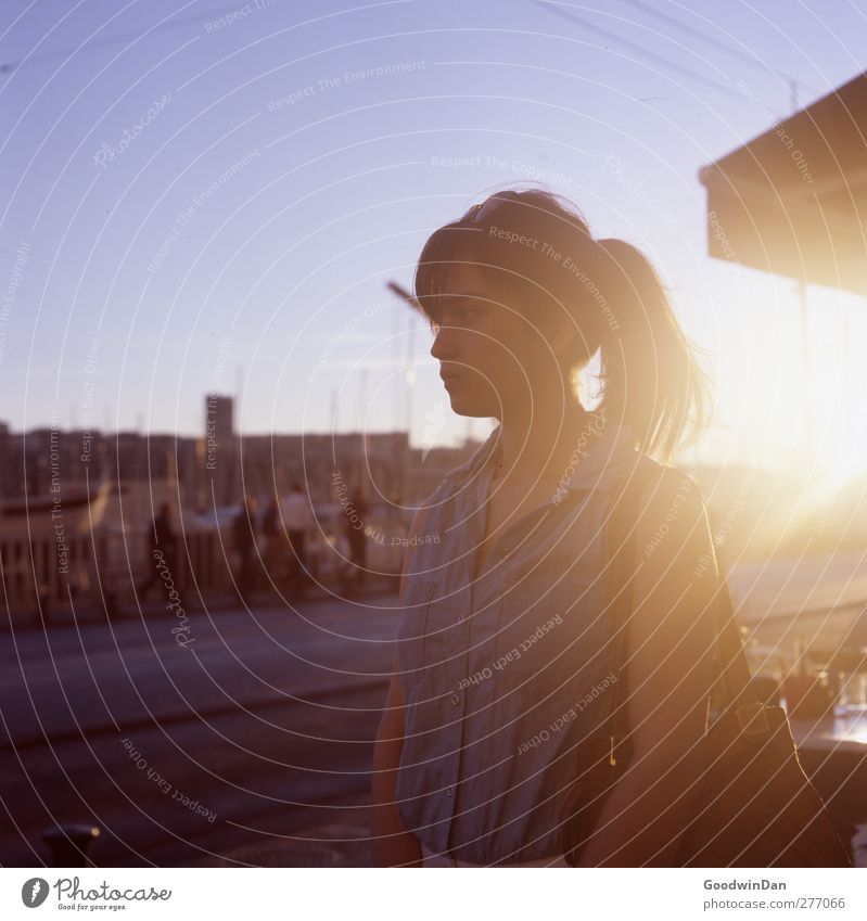 Marseille. Human being Feminine Young woman Youth (Young adults) Woman Adults 1 Fishing village Small Town Downtown Old town Populated Harbour Think To enjoy