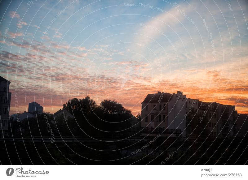 bb[B] Environment Sky Clouds Sunrise Sunset Beautiful weather Outskirts Horizon Town Colour photo Exterior shot Deserted Dawn Twilight Light Shadow