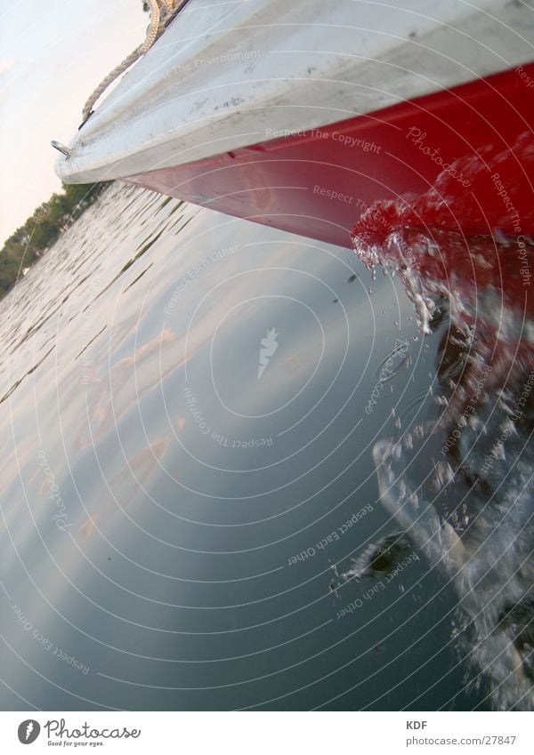 sail Sailing Watercraft Sailboat Lake Drops of water Red White Speed In transit Navigation KDF Großer Müggelsee Lake Graffiti Float in the water Splash of water