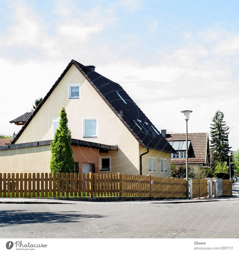 typical Summer Tree Village Deserted House (Residential Structure) Detached house Garden Garden fence Street Simple Clean Gloomy Identity Boredom Arrangement