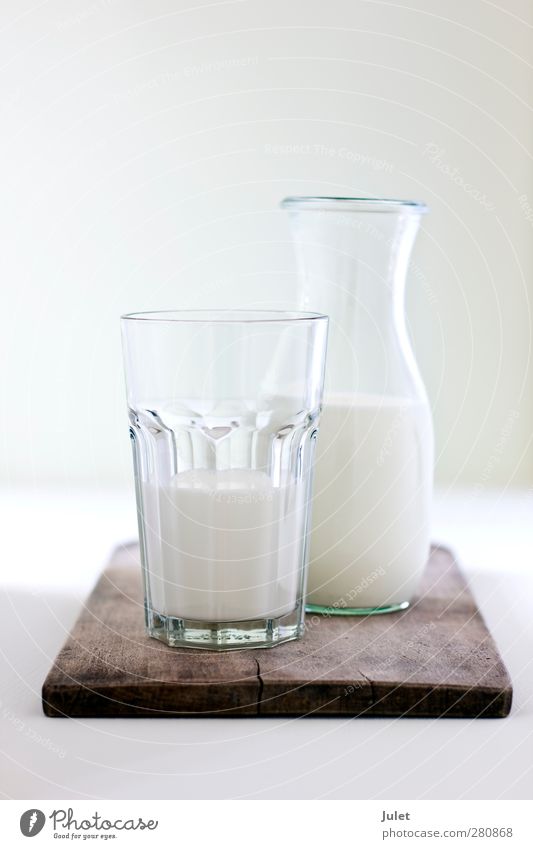 FOR I S C H E M I L C H Glass Healthy Fitness Drinking Fresh Chopping board Decanter Reflection Colour photo Deserted Day Flash photo Light Shadow Contrast