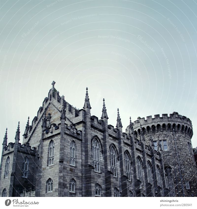 dublin castle Dublin Castle Tourist Attraction Stone Success Sky Might Gray Tower Subdued colour Exterior shot Deserted Copy Space top Twilight Worm's-eye view