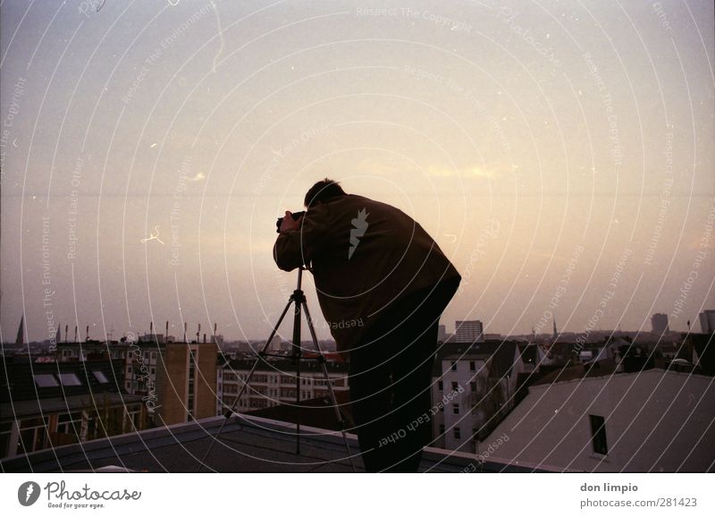 Fear not Town House (Residential Structure) Roof Observe Looking Safety Fear of heights Human being 1 Tripod Photographer Take a photo Analog Heaven