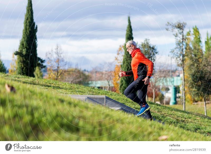 Side view of one senior caucasian athlete man training Lifestyle Relaxation Leisure and hobbies Sports Climbing Mountaineering Jogging Human being Masculine Man