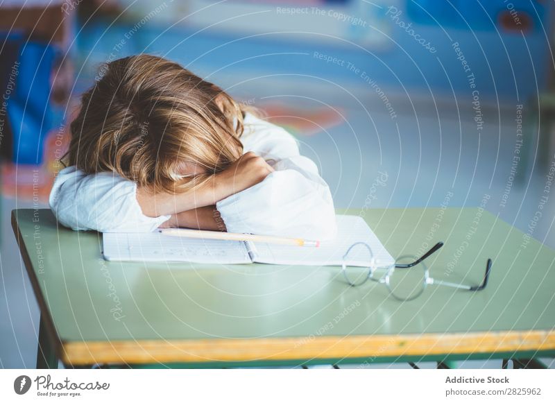 Pupil girl sleeping in classroom Girl Classroom Sleep Desk Fatigue Rest Break Relaxation Table Cute Education School Grade (school level) Student