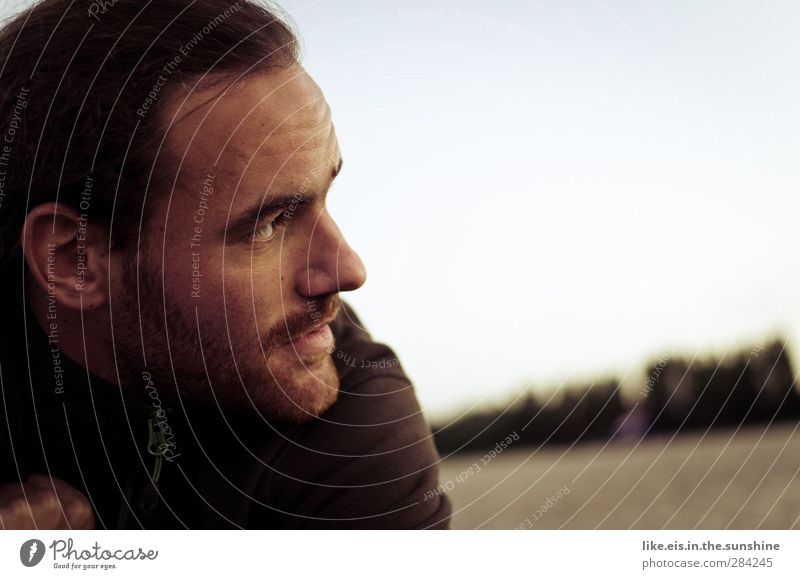 beach acquaintance Masculine Head Hair and hairstyles Face Facial hair 1 Human being Sweater Long-haired Designer stubble Think Beach Spaniard Wanderlust