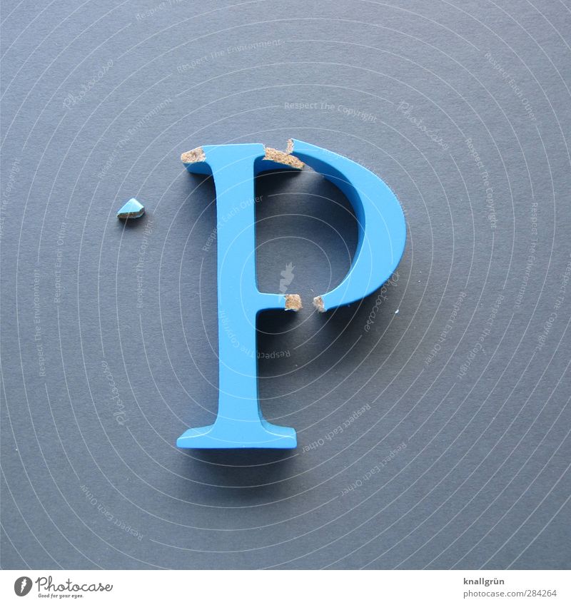 Puttes plaues P Characters Broken Blue Gray Design Colour Communicate Creativity Capital letter Fragment Wood Colour photo Studio shot Deserted Copy Space left