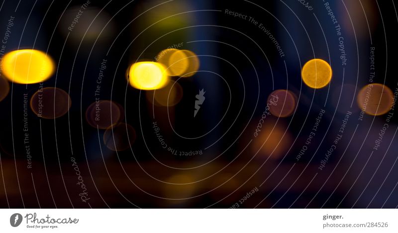 UT Cologne a little later. Round Blur Point Light Dark lensbaby Manual Playing Dance event Many Yellow Alternating Jump Reflection Colour photo Subdued colour