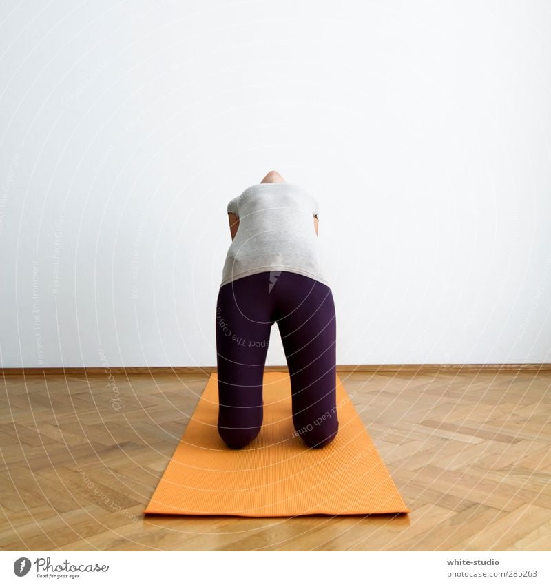 Finding one's own centre ... Sign Fitness Yoga asana Iyengar yoga mat Floor mat sleeping mat Gymnastics Distend Practice Bridge Old building Flat (apartment)