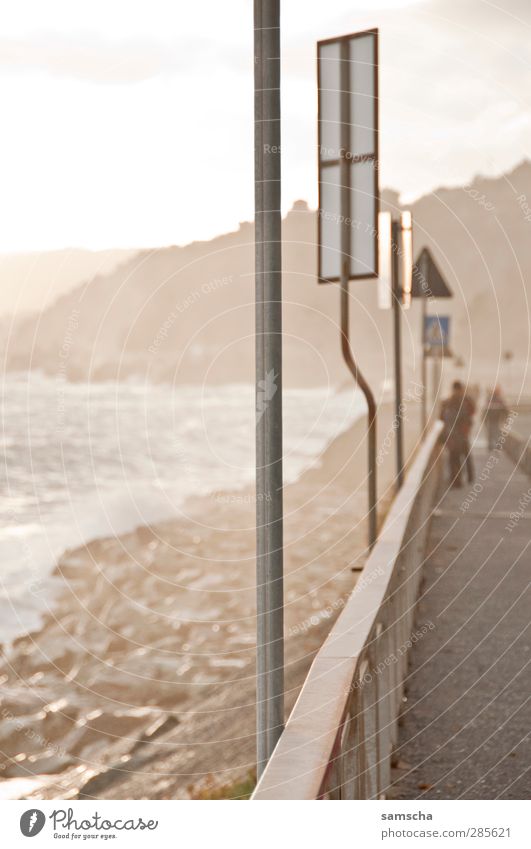 riverside promenade Landscape Waves Coast Ocean Pedestrian Movement Going To enjoy Wet Adventure Freedom Leisure and hobbies Sea promenade Promenade