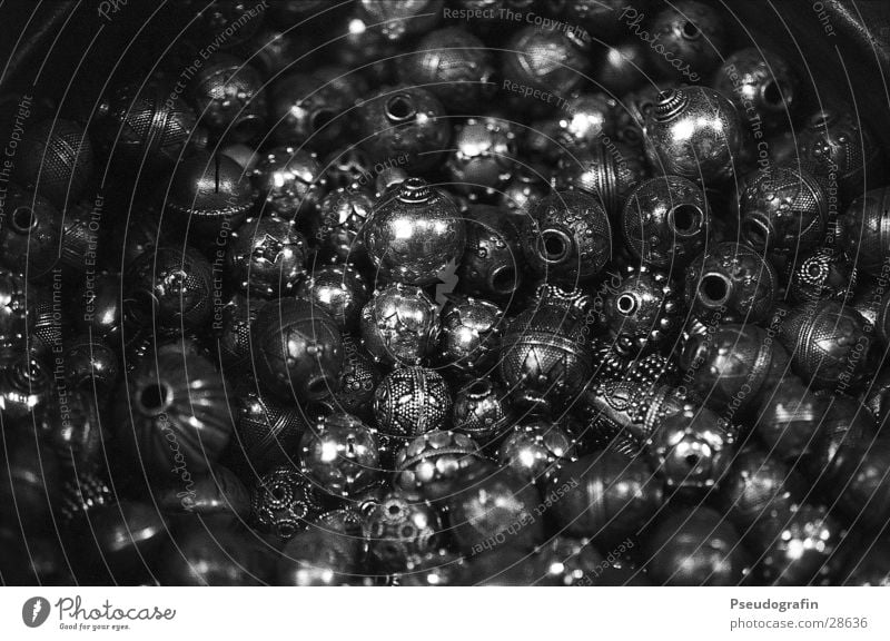 clamps Shopping Luxury Elegant Style Design Metal Glittering Dark Round Shop window Black & white photo Detail Macro (Extreme close-up) Pattern