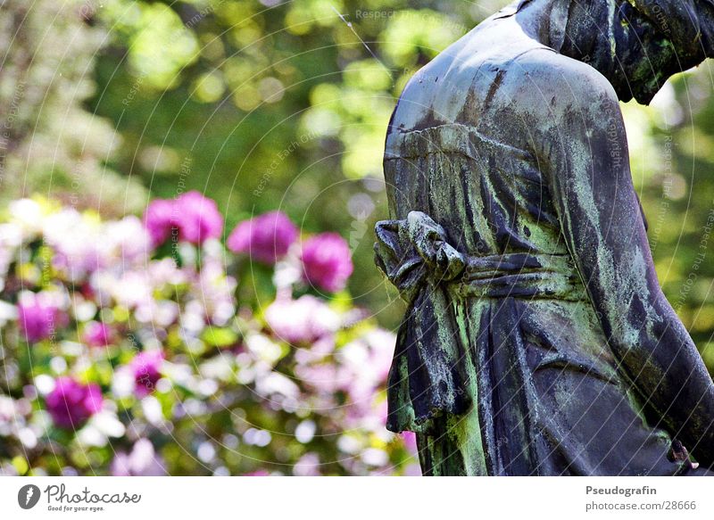 mourners Summer Bushes Park Bow Stone Historic Grief Death Cemetery Statue Colour photo Multicoloured Exterior shot Deserted Day Sunlight Shallow depth of field