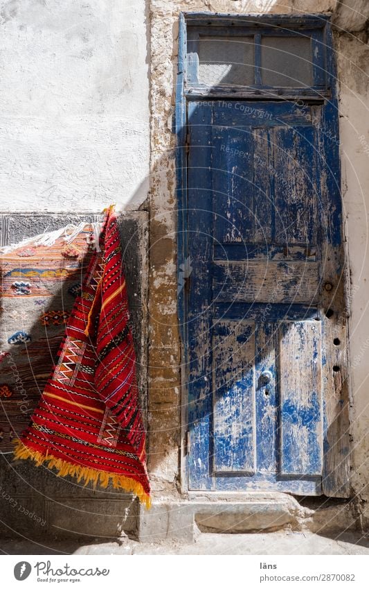 carpet dealer Handcrafts House (Residential Structure) Essaouira Wall (barrier) Wall (building) Door Simple Vacation & Travel Carpet Morocco Black & white photo