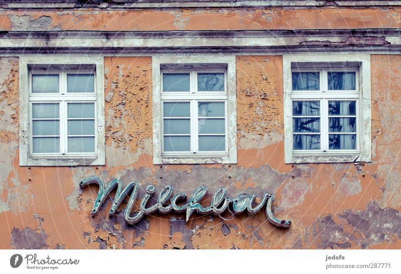 Hiddensee | Milk bar Ruin Wall (barrier) Wall (building) Facade Old Hideous Café Shabby Flake off Car Window House (Residential Structure) Plaster Dye Gloomy