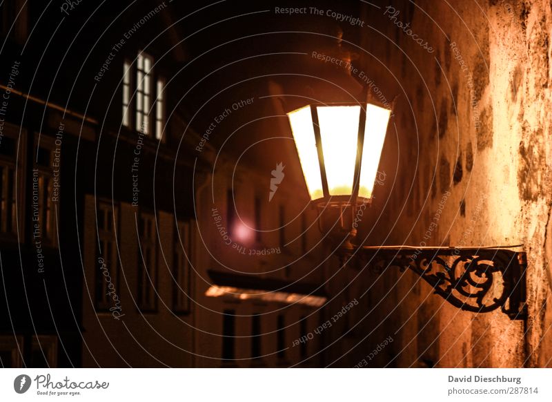 Marburg@night Old town House (Residential Structure) Wall (barrier) Wall (building) Window Eaves Tourist Attraction Brown Yellow Black Lamp Rustic Romance