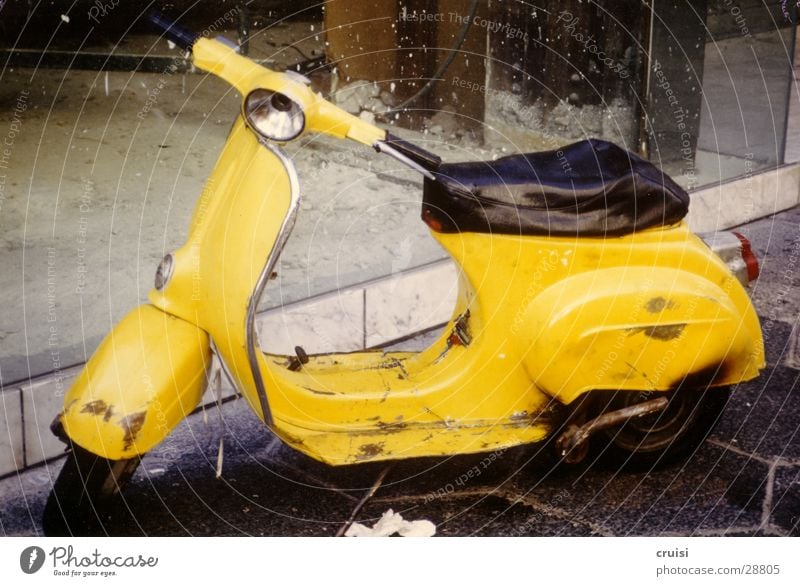 rust bucket Yellow Scooter The fifties Transport special Rust