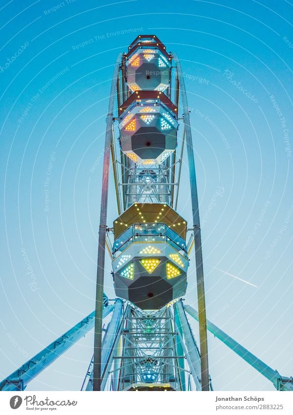 Ferris wheel at the carnival Beautiful weather Esthetic Exceptional Joy Joie de vivre (Vitality) Enthusiasm Bravery Multicoloured Fairs & Carnivals Freedom