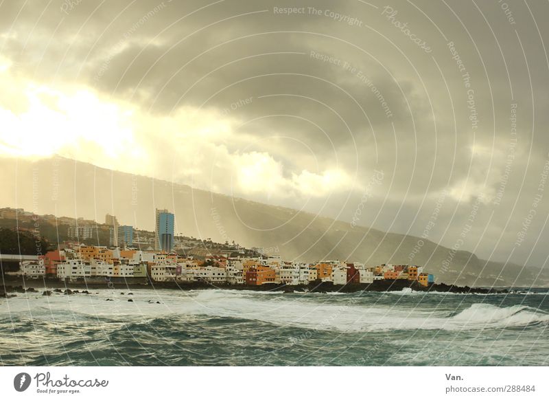 Puerto de la Cruz Vacation & Travel Environment Water Sky Clouds Storm Hill Waves Coast Ocean Atlantic Ocean Tenerife Skyline House (Residential Structure)