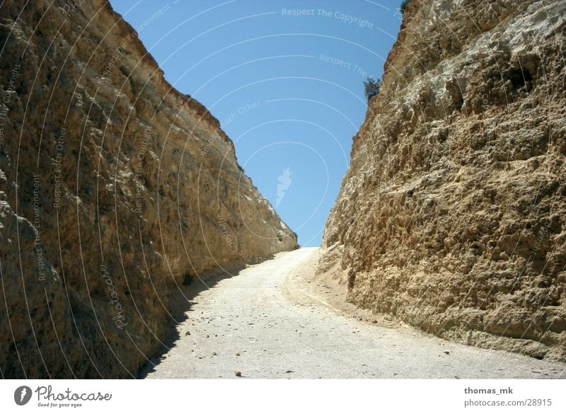 In the streets of Malta Canyon Exit route Rock Lanes & trails Sand Sky