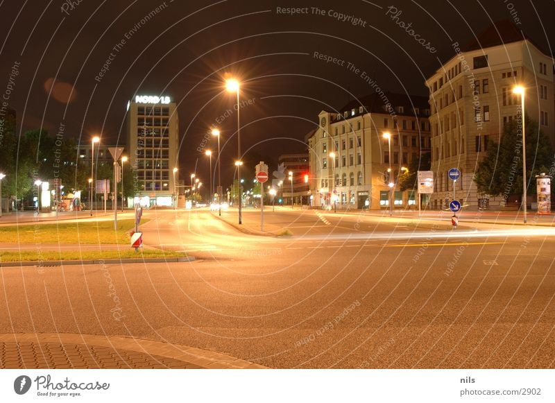 Aegi Nightshot 1 Gate of Aegis Hannover Long exposure Town Downtown Mixture