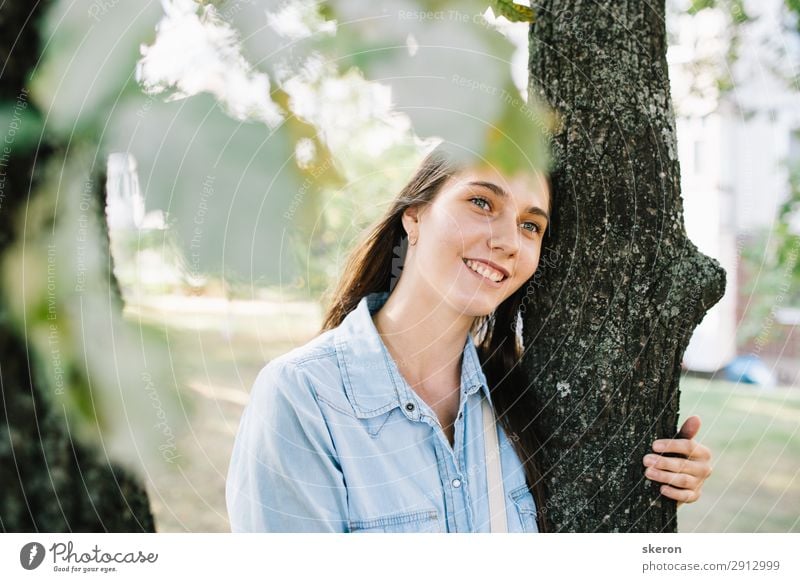 tourist girl walking in a summer Park Lifestyle Beautiful Personal hygiene Wellness Harmonious Leisure and hobbies Playing Vacation & Travel Tourism Trip