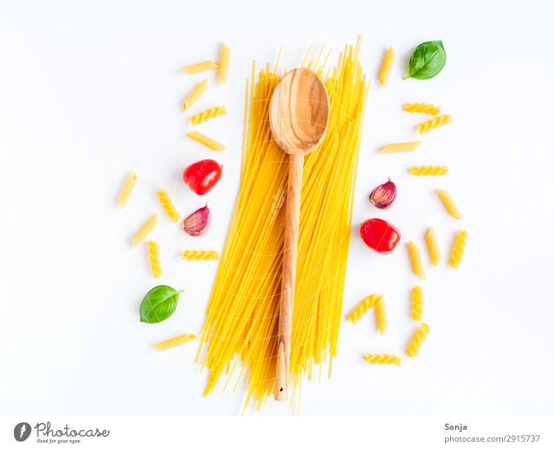 Italian cuisine Food Vegetable Dough Baked goods Herbs and spices Spaghetti Tomato Garlic Basil Nutrition Lunch Organic produce Vegetarian diet Italian Food