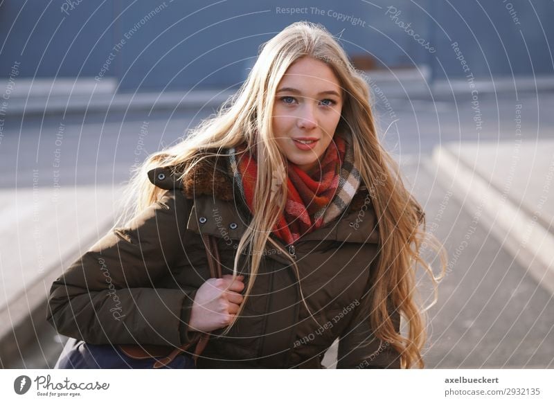 young woman at the bus station Lifestyle Winter Human being Feminine Young woman Youth (Young adults) Woman Adults 1 13 - 18 years 18 - 30 years Town Downtown